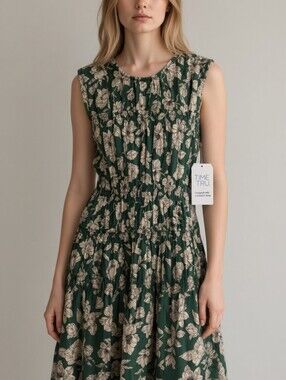 Tassel-tie floral top